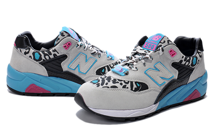 Shop New Balance 580系列 舒適耐磨跑步鞋 男女同款 灰色 豹紋