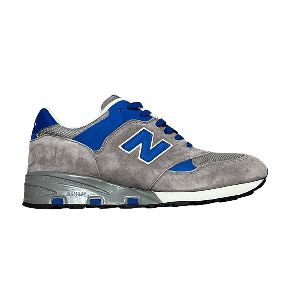 Buy 뉴발란스 580 그레이 네이비 (New Balance 580 Gray/Navy is also acceptable and shorter) CM580CBW