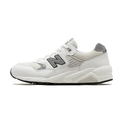 NB 580 'White Silver Metallic'