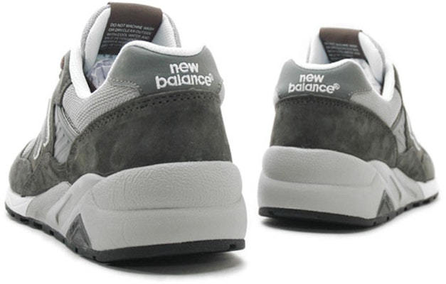 New Balance 580 Siri Kelabu 'Cement' MRT580BK Lookbook New Balance 580 Siri Kelabu 'Cement' MRT580BK