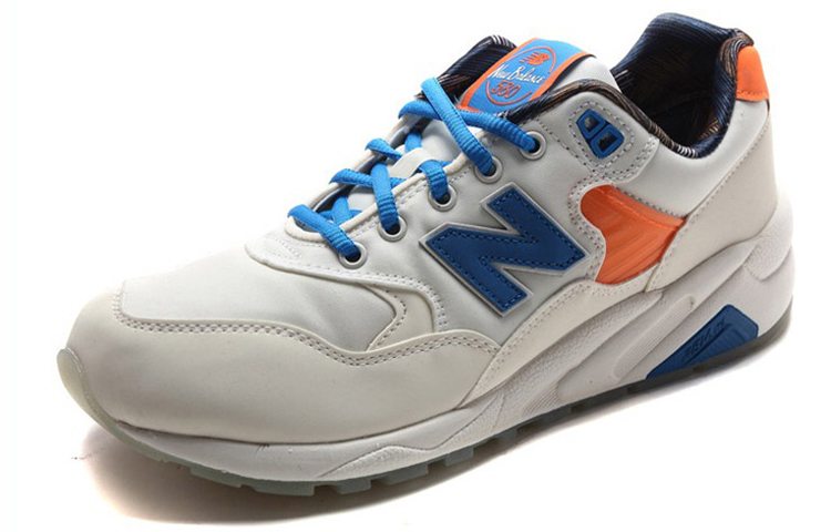 Lookbook New Balance NB 580 低筒 復古跑步鞋 男款 白色