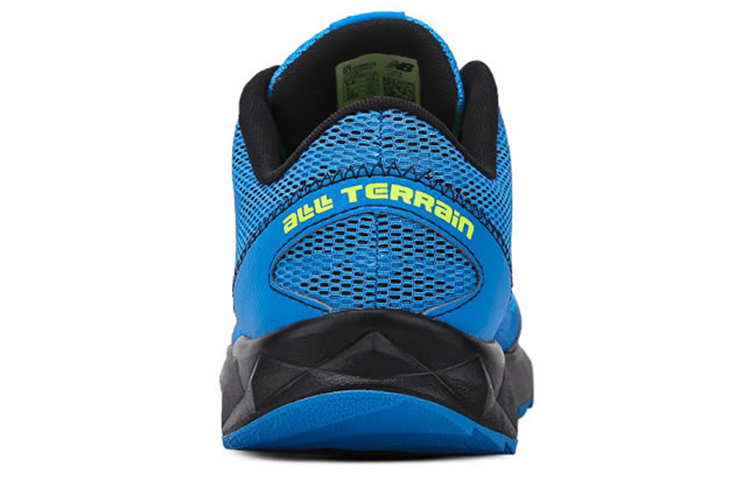 Shop New Balance 590系列 v2 防滑耐磨 低幫運動跑步鞋 天藍色