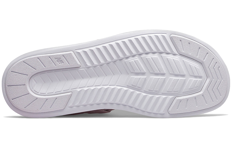 Shop New Balance 600系列 潮流運動涼鞋 輕質羊絨色