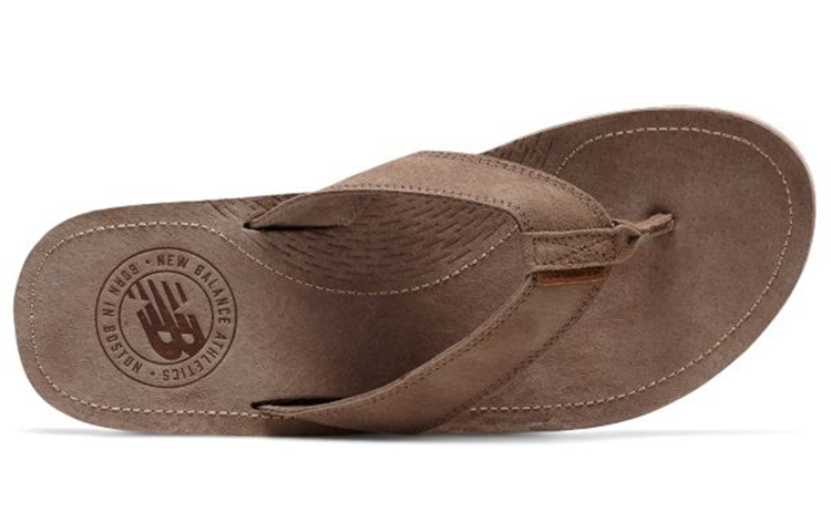 Lookbook New Balance 6078 Series Klassieke Teenslippers Minimalistisch Casual Bruin M6078BRGM