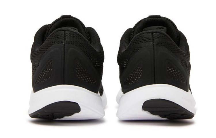 Shop New Balance 635系列 透氣 低筒 跑步鞋 男款 黑色