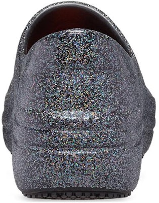 New Balance 660 'Merah Muda' ML660KAA Lookbook New Balance 660 'Merah Muda' ML660KAA