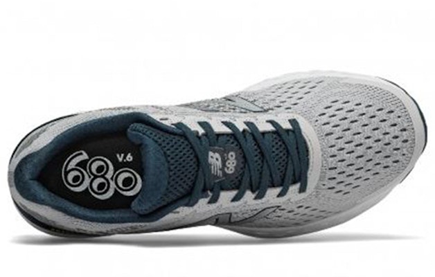 New Balance 680 Seri v6 Abu-Abu/Putih M680CG6 Lookbook New Balance 680 Seri v6 Abu-Abu/Putih M680CG6
