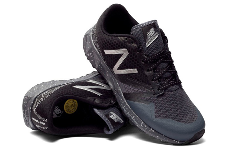 Lookbook New Balance 690 Series Kasual Rendah Bernafas Selesa 'Hitam' MT690LB1