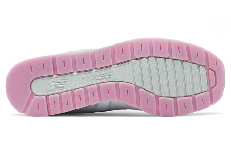 Shop New Balance 696 Re-Engineered 輕便透氣休閒跑步鞋 白色