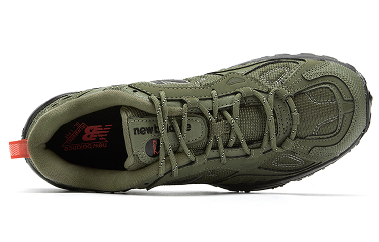 Lookbook New Balance 703 Serie Verde ML703NCA