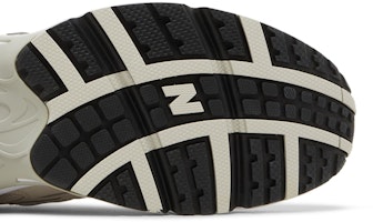 New Balance 725 'Beige' Sepatu Pria Wanita Terbaru ML725G Sizing New Balance 725 'Beige' Sepatu Pria Wanita Terbaru ML725G