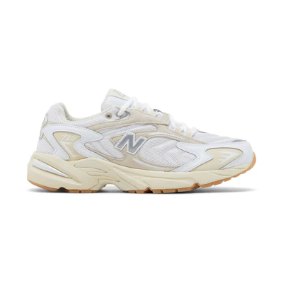 NB 725 'Bone Metallic Silver'