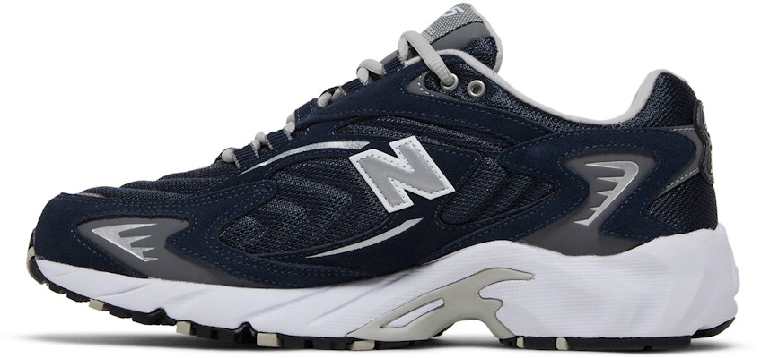 New Balance 725 'Navy' ML725Q Lookbook New Balance 725 'Navy' ML725Q