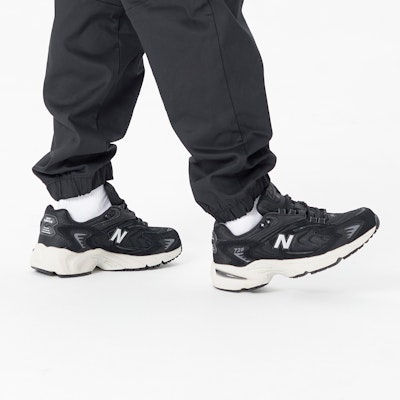 New Balance 725 'Negro' ML725V 1
