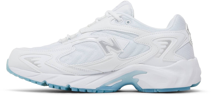 New Balance 725v1 'Putih Team Carolina' ML725M Lookbook New Balance 725v1 'Putih Team Carolina' ML725M