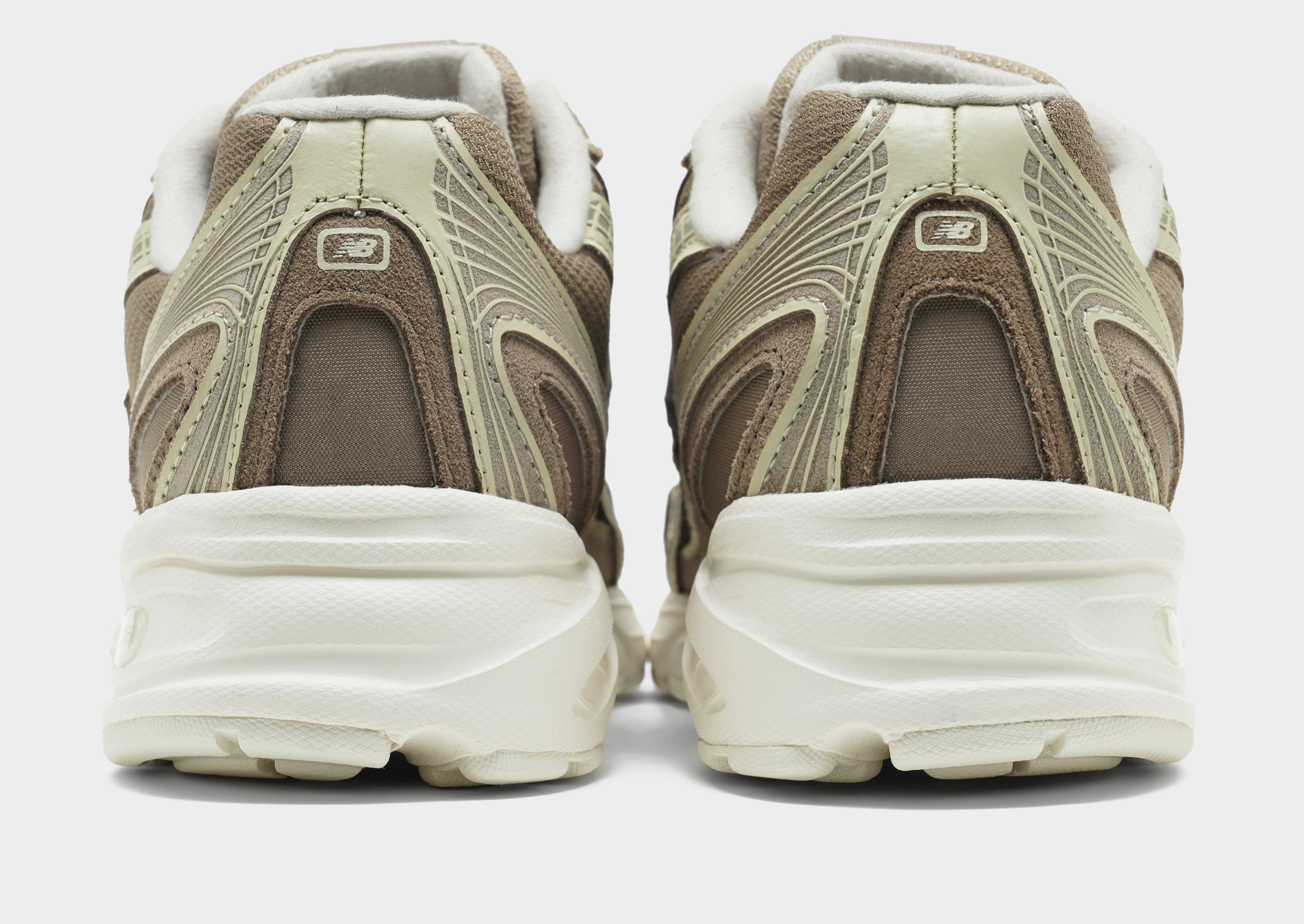 Lookbook New Balance 740 Mushroom Linen U7403TR