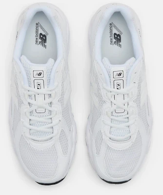 New Balance 740 Retro Casual Sneakers U740WW2-D Lookbook New Balance 740 Retro Casual Sneakers U740WW2-D