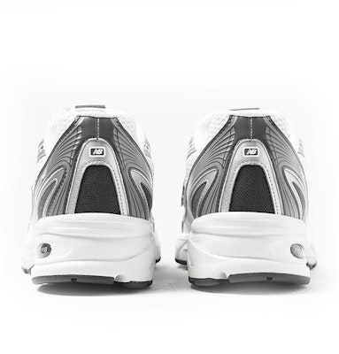 New Balance 740 復古跑鞋 U740PH2 Lookbook New Balance 740 復古跑鞋 U740PH2