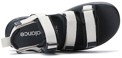 New Balance 750 Sandalia 'Luna Negra' SDL750BM Lookbook New Balance 750 Sandalia 'Luna Negra' SDL750BM