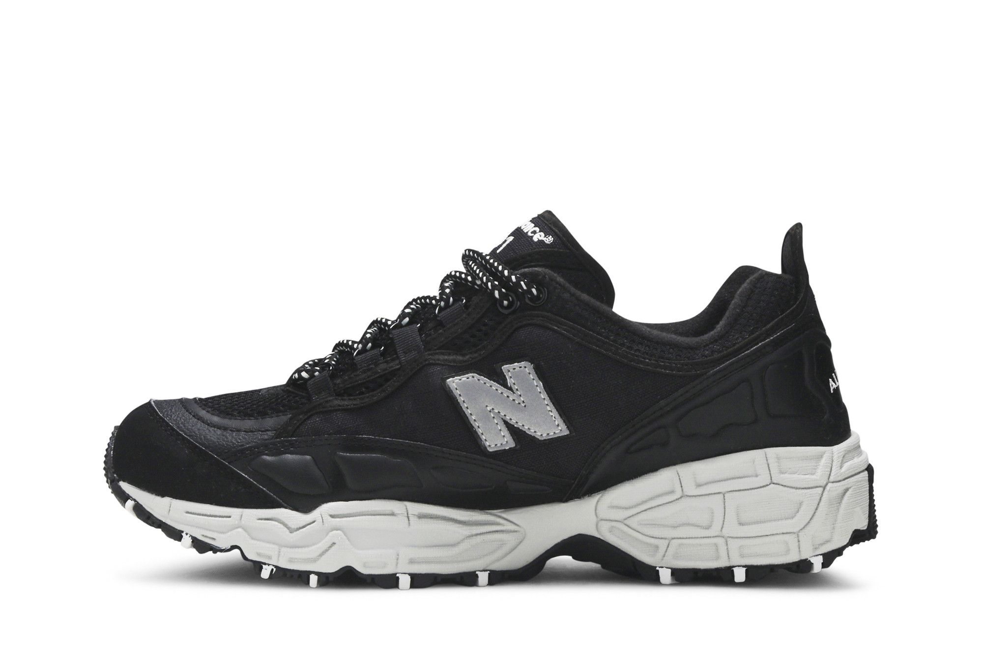 Lookbook New Balance 801 ''Nero Argento'' ML801SA