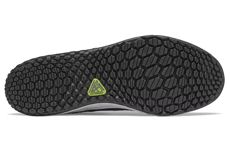 Shop 뉴발란스 806v1 '블랙 실버 메탈릭' MID806W1