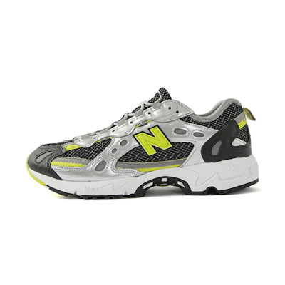 NB 827 Shoes Black/Silver/Yellow