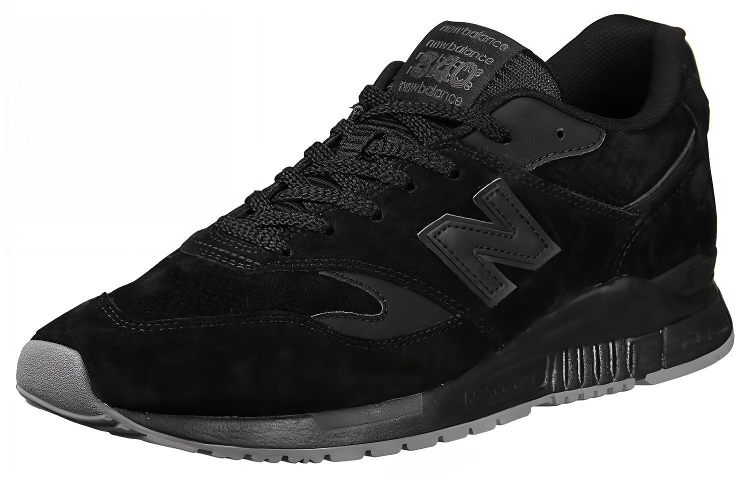 Lookbook New Balance 840 Zwart ML840AE