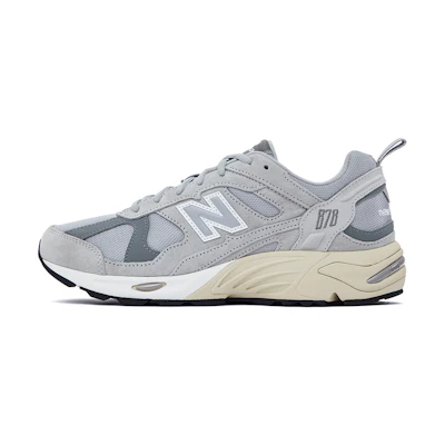 NB 878 'Light Grey Silver'
