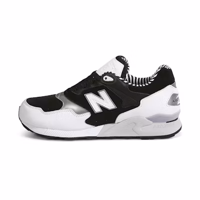 NB 878 'White Black Navy'
