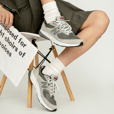 New Balance 880 'Gun Metal' Sepatu Pria MW880CF3 3