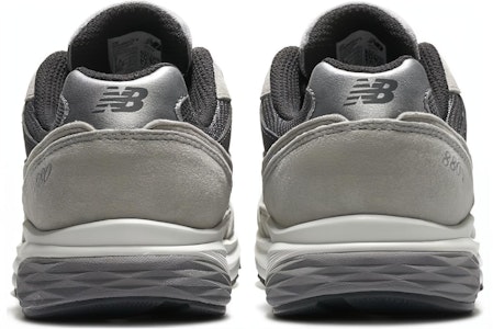 New Balance 880 'Gun Metal' Lelaki Perak Gelap MW880CF3 Shop New Balance 880 'Gun Metal' Lelaki Perak Gelap MW880CF3