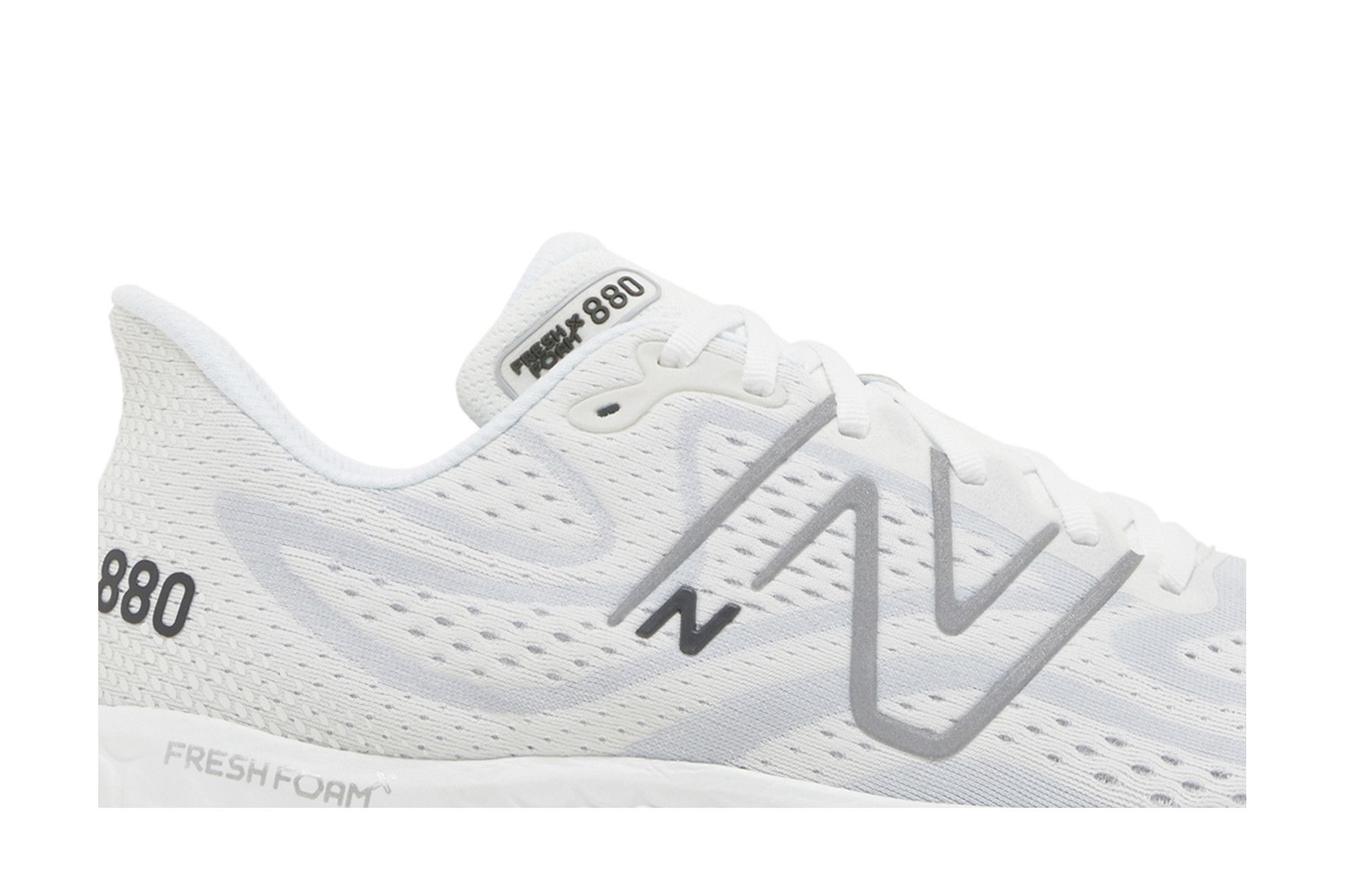 Lookbook New Balance 880 v13 'White Silver Metallic' M880W13