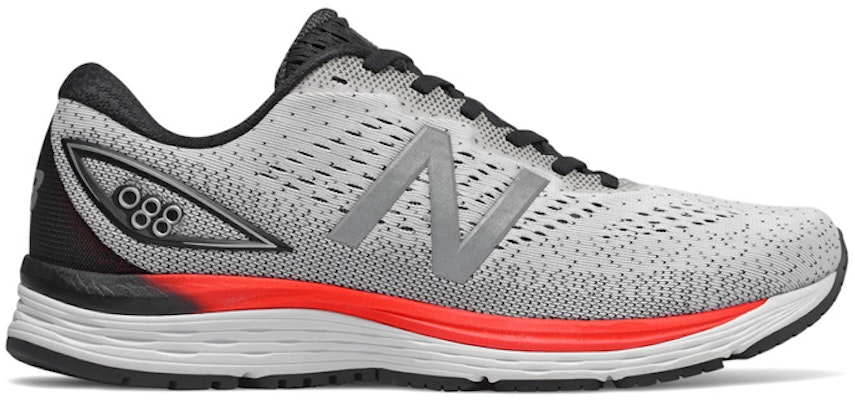 New Balance NB 880 低筒 跑步鞋 男款 白色 Lookbook New Balance NB 880 低筒 跑步鞋 男款 白色