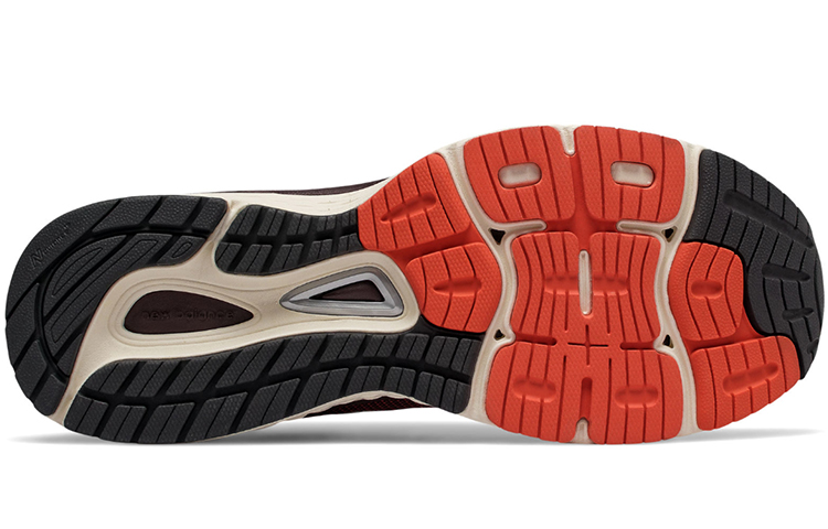 Shop New Balance 880v9 GTX Sneakers Rood M880GT9