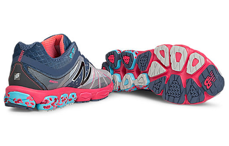 Shop New Balance 890系列 v4 減震防滑耐磨 低幫跑步鞋 灰藍粉