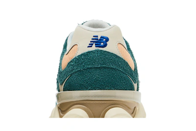 New Balance 9060 'New Spruce Peach Blossom'