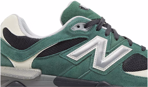 Lookbook New Balance NB 9060 “團隊森林綠“ 減震防滑耐磨 低筒 運動休閒鞋 男女同款 綠白