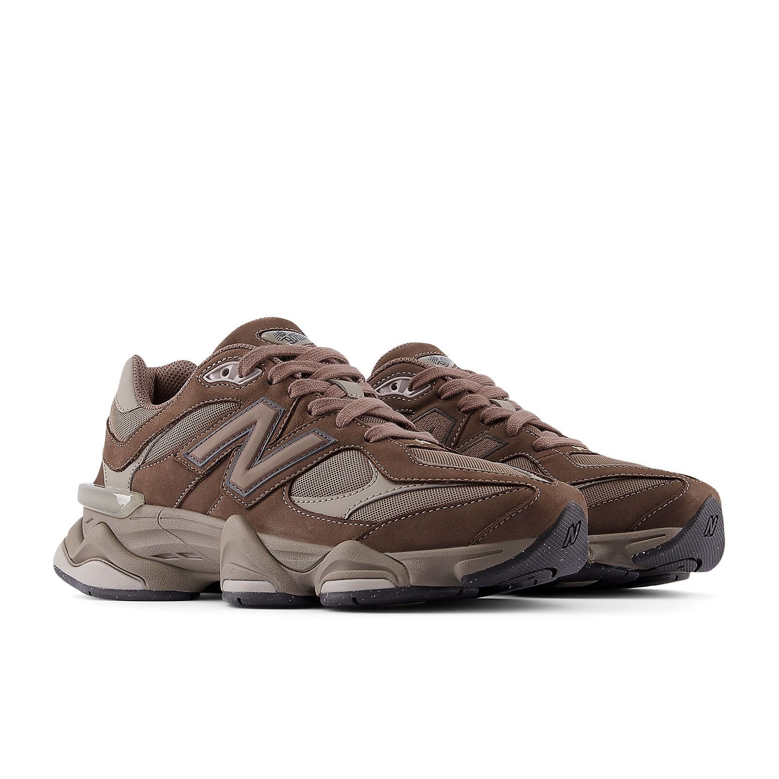 Shop New Balance 9060 棕色休閒跑鞋 U9060493