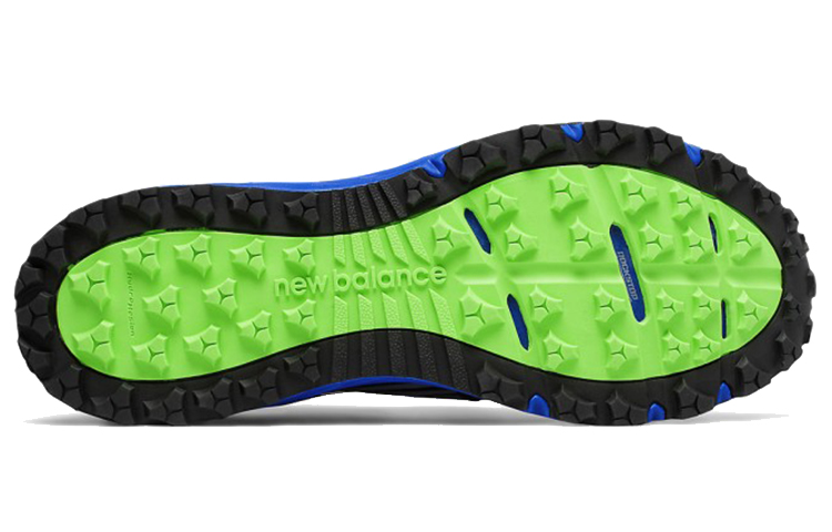 Shop New Balance 910系列 v4 Trail 輕便透氣耐磨 低幫運動跑步鞋 藍黑色