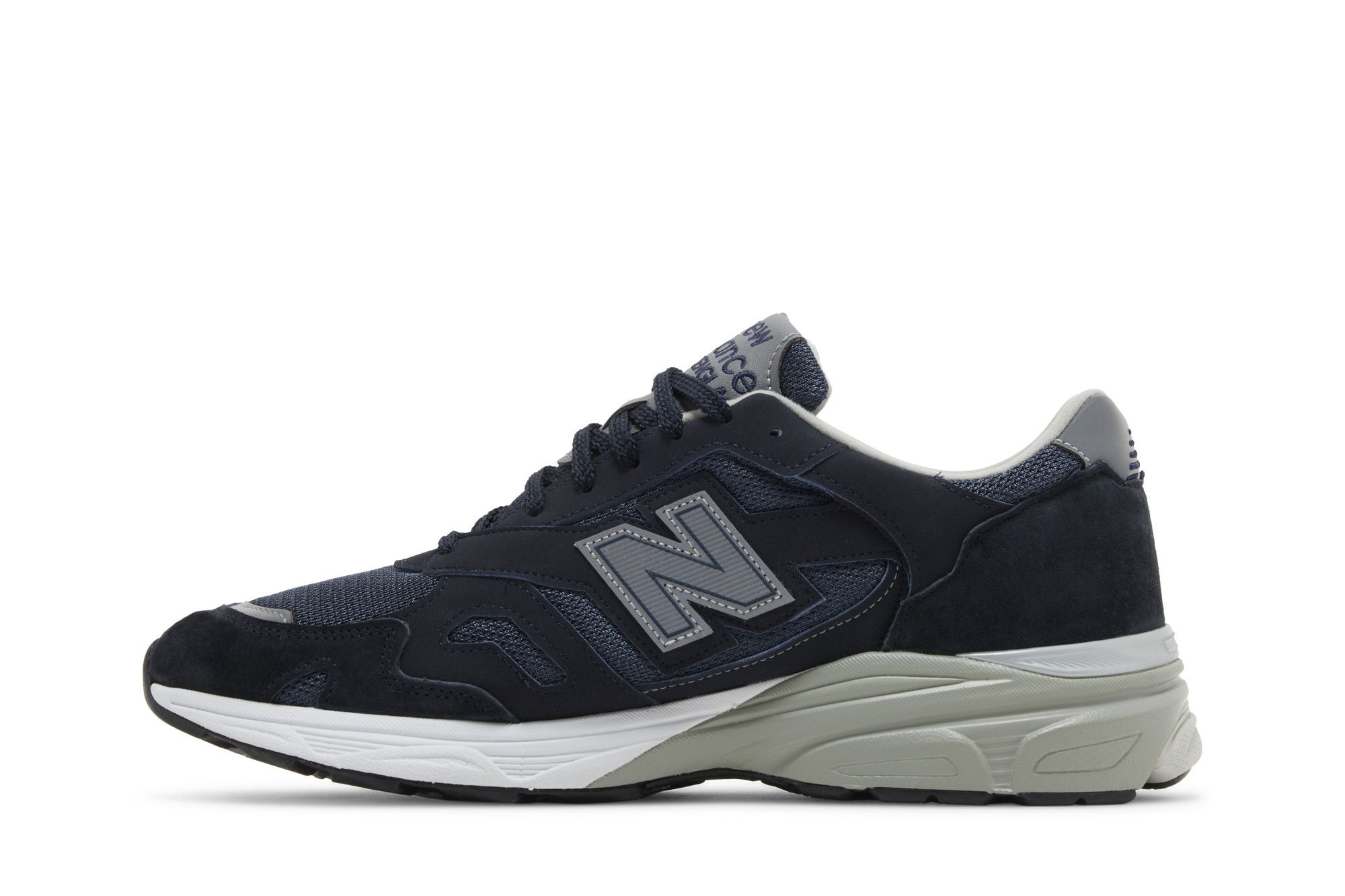 Shop New Balance 920 Buatan England 'Navy' M920CNV