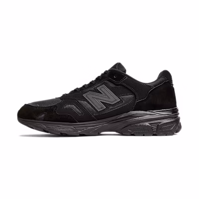 NB 920 Made in England 'Triple Black'