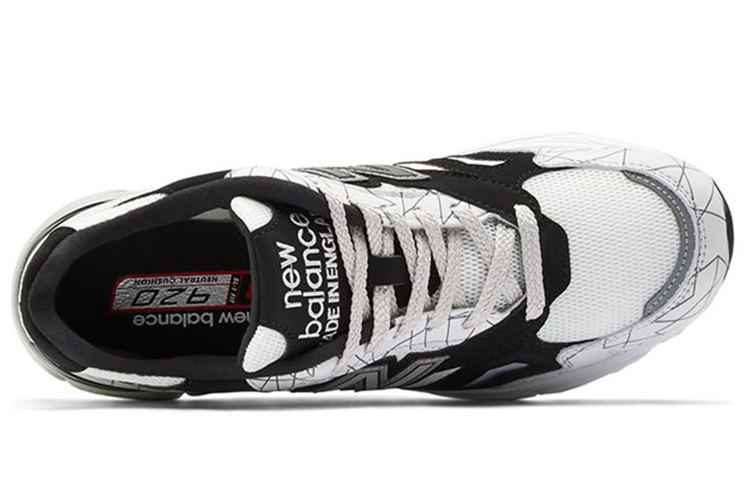 Lookbook New Balance 920 MiUK Putih Hitam Corak M920PNU