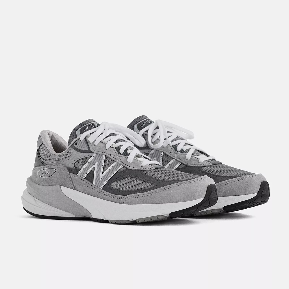 Shop New Balance 990 V6 美國製復古休閒鞋 W990GL6-B