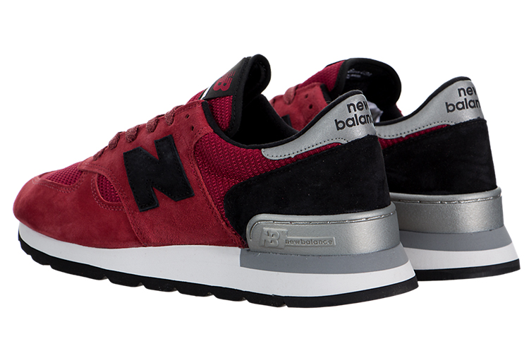 Lookbook New Balance 990 Series Connoisseur Guitar Zapatillas Rojo/Negro/Gris M990CRD