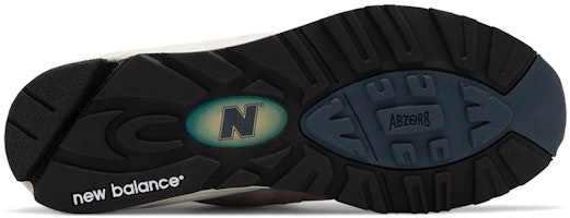 Shop New Balance 990v2 '9X 系列' M990N2
