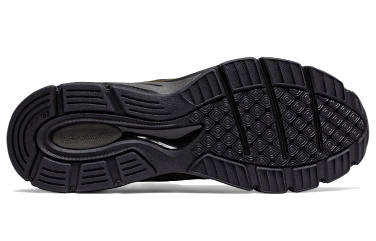 Shop New Balance 990v4 跑步鞋 軍綠色 M990MG4