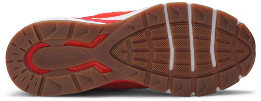 Shop New Balance 990v5 '熔岩' M990MS5