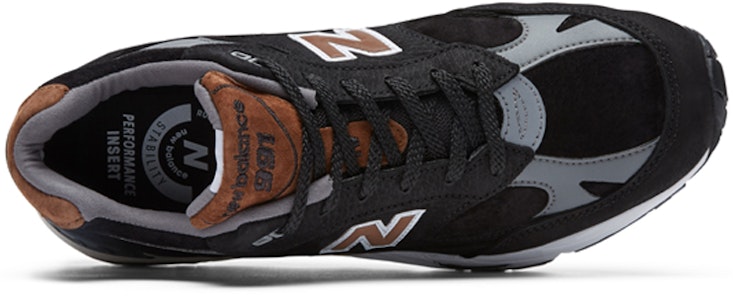 New Balance 991 Buatan England 'Hitam Coklat' M991KT Lookbook New Balance 991 Buatan England 'Hitam Coklat' M991KT