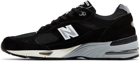 New Balance 991 Buatan Inggris 'Hitam Perak' M991EKS Lookbook New Balance 991 Buatan Inggris 'Hitam Perak' M991EKS