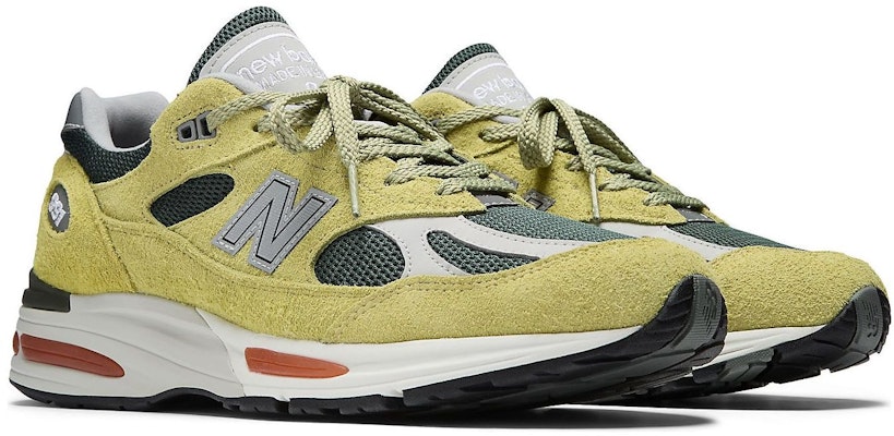 New Balance 991v2 Made in England 'Grape Sorbet' U991GT2 Lookbook New Balance 991v2 Made in England 'Grape Sorbet' U991GT2